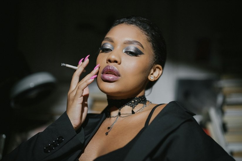 Smoking effects on hair color