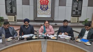 Bangladeshi intruders, Lucknow Mayor