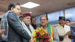 ‘कांग्रेस की हालत खस्ताहाल’, दिग्गज नेता की पत्नी को नहीं मिला टिकट तो झटक दिया ‘हाथ’, बोले- पार्टी की विचारधारा…