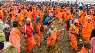 VHP Margdarshak Mandal meeting Prayagraj 2025, Maha Kumbh Mela 2025 VHP meeting, Saints meeting in Prayagraj Maha Kumbh,