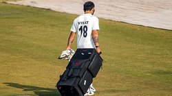 Ranji Trophy: विराट कोहली ने अभ्यास के बाद छोले-पूरी खाने से किया मना, दिल्ली के साथियों संग इस डिश का लिया लुत्फ