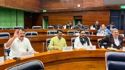 वक्फ पैनल ने मसौदा रिपोर्ट को दी मंजूरी, तय समय तक विपक्षी सांसद दर्ज कराएंगे असहमति नोट