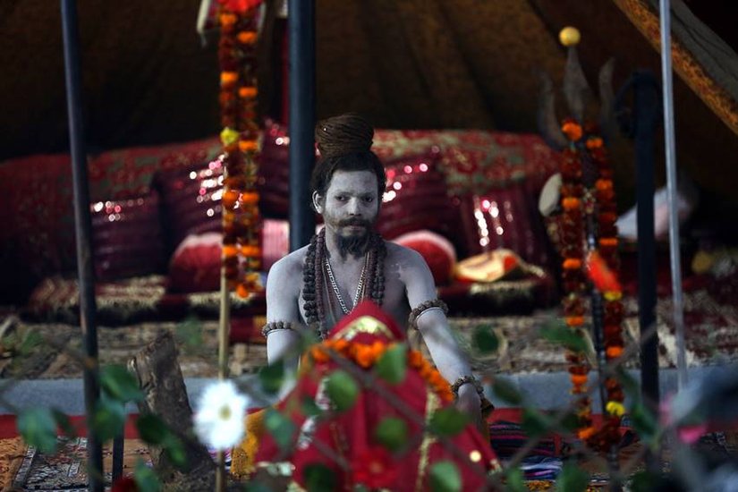 where do aghori live