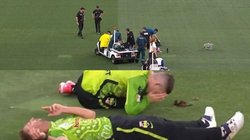 IPL में नहीं बिके खिलाड़ी के लिए फैंस कर रहे दुआ, VIDEO में देखें मैदान पर हुआ क्या हादसा?