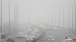 Weather Update: कोहरे की चपेट में दिल्ली-NCR, ट्रेन और गाड़ियों की रफ्तार पर ब्रेक; हवा भी खराब