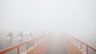 dense fog| UP westher| road accident