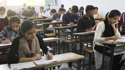 दुनिया मेरे आगे: शिक्षा या बाजार? बढ़ती फीस, घटती गुणवत्ता और गिरता विश्वास
