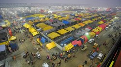 Maha Kumbh 2025: महाकुंभ में कैसा है कल्पवासियों का जीवन, कितना है एक टेंट-बिस्तर का किराया, VIP घाटों पर कैसी हैं सुविधाएं?