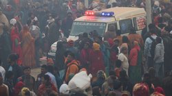 ‘वहां ना कोई पुलिस थी और ना मदद के लिए कोई आया…’, प्रत्यक्षदर्शियों ने बताया महाकुंभ में भगदड़ के दौरान कैसे थे हालात