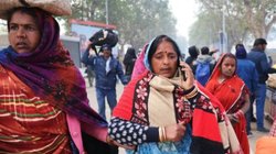‘मैं अपनी जान बचाने के लिए भागा, वापस लौटा तो परिवार बिछड़ चुका था…’ पढ़िए प्रयागराज में अपनों से बिछुड़ने वाले लोगों का दर्द