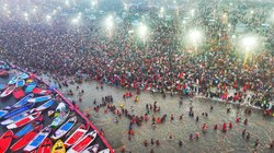 Maha Kumbh 2025: NSG से लेकर ATS सुरक्षा, 12 KM लंबा घाट, हेलिकॉप्टर से पुष्पवर्षा… जानें महाकुंभ से जुड़ीं 10 बड़ी बातें