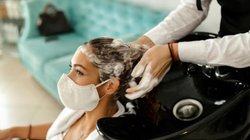 पार्लर में घुसे दर्जन भर लड़के, खूब मचाई हुड़दंग, सामने जो भी दिखा उसे…, सभी हुए गिरफ्तार, सच जानकर पुलिस भी दंग