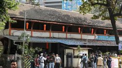‘हमले के बाद रेलवे स्टेशन पहुंचा, फिर मोबाइल खरीदा और…’, सैफ के संदिग्ध हमलावर का CCTV VIDEO आया सामने