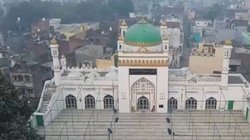 तिरपाल से ढकी जाएंगी संभल की मस्जिदें, पुलिस बोली- 2.30 बजे तक खेल लें होली, उसके बाद नमाज