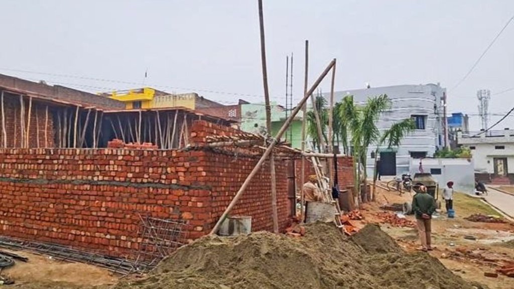 sambhal | waqf property | up police |