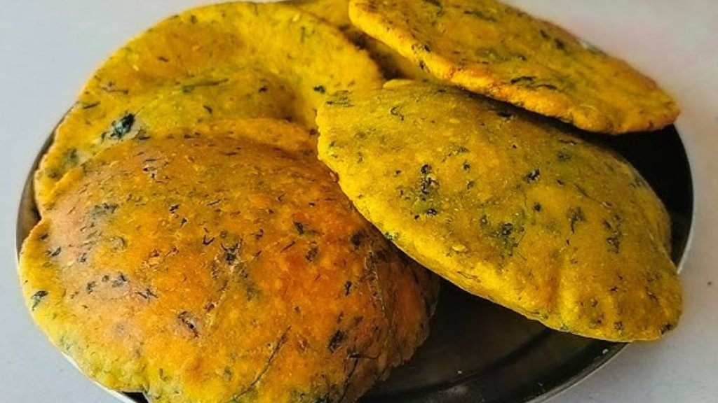 Methi bathua khasta kachori