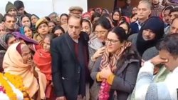 ‘वी प्राउड ऑफ यू सुधीर, प्लीज इसे जरूर पढ़ना’, कानपुर के शहीद पायलट की जज पत्नी ने पार्थिव शरीर के पास रखी चिट्ठी, लोगों की आंखें हुईं नम