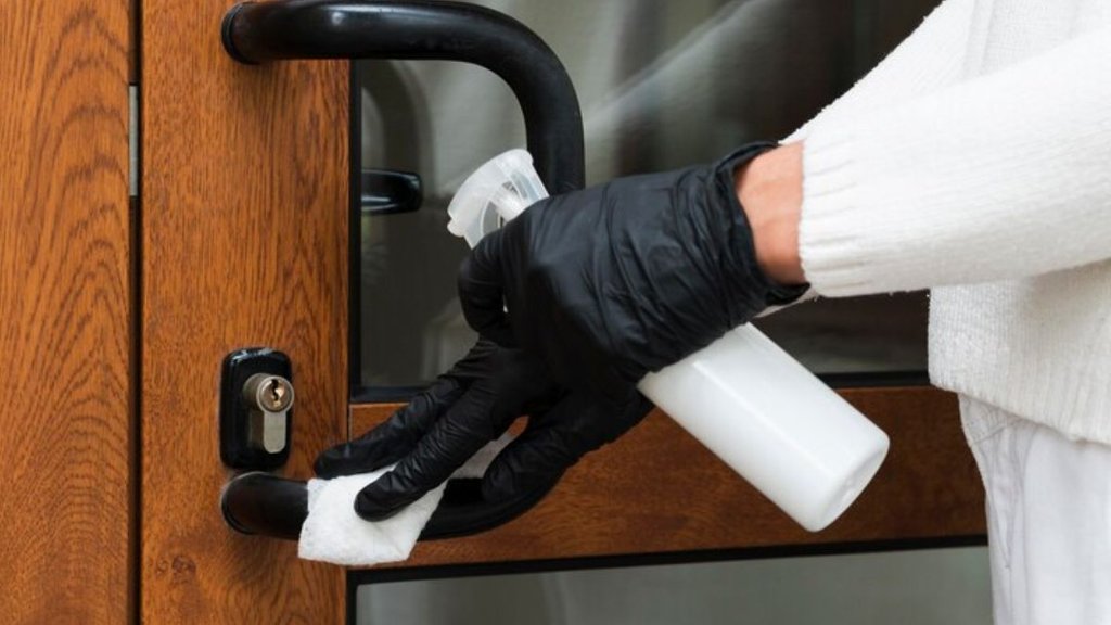 which oil is best for cleaning wood furniture