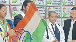 ‘ममता बनर्जी के भतीजे ने मुझे बुलाया…’ पूर्व राष्ट्रपति प्रणब मुखर्जी के बेटे कांग्रेस में लौटे, पार्टी छोड़ने की बताई ये वजह