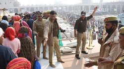 अयोध्या में श्रद्धालुओं से अधिक पैसे वसूलने के आरोपियों पर मामला दर्ज, पुलिस ने मोटरसाइकिल गिरोह के खिलाफ की कार्रवाई