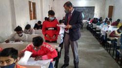 BSEB Bihar Board Class 10th Exam 2025: धारा 144 के साए में शुरू हुई बिहार बोर्ड कक्षा 10वीं परीक्षा 2025, नकल रोकने के लिए बीएसईबी ने किए ये सख्त इंतजाम