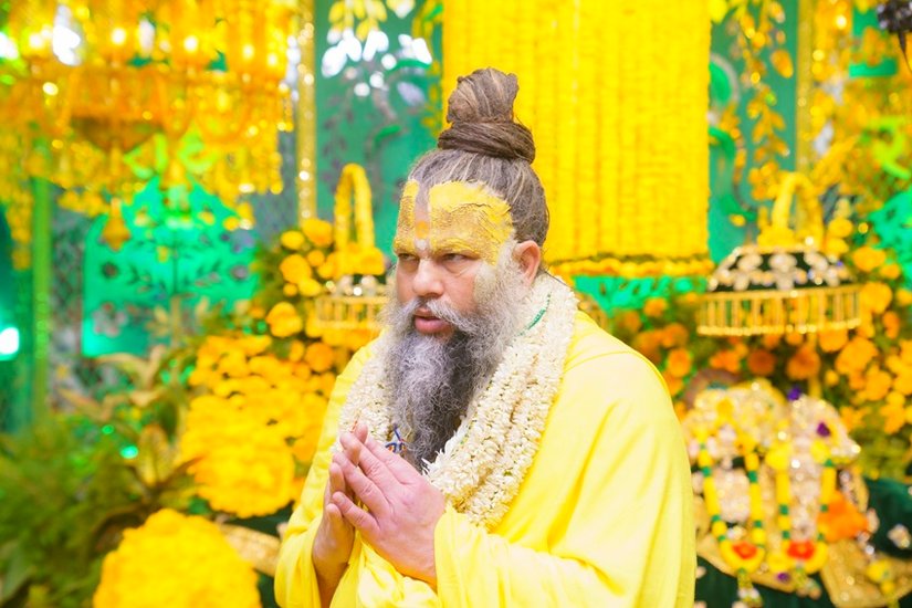 chanting mantras in worship or not