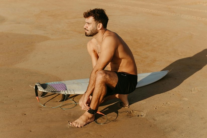 Daily skincare routine for men to avoid tanning