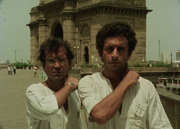 Jaane Bhi Do Yaaro (1983)