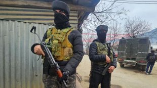 Kashmir Police | killed retired soldier | Over 500 detained across