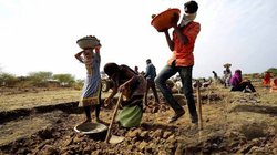 संपादकीय: भ्रष्टाचार की भेंट चढ़ रही मनरेगा, फर्जीवाड़े की वजह से हटाए गए 85 लाख कार्ड