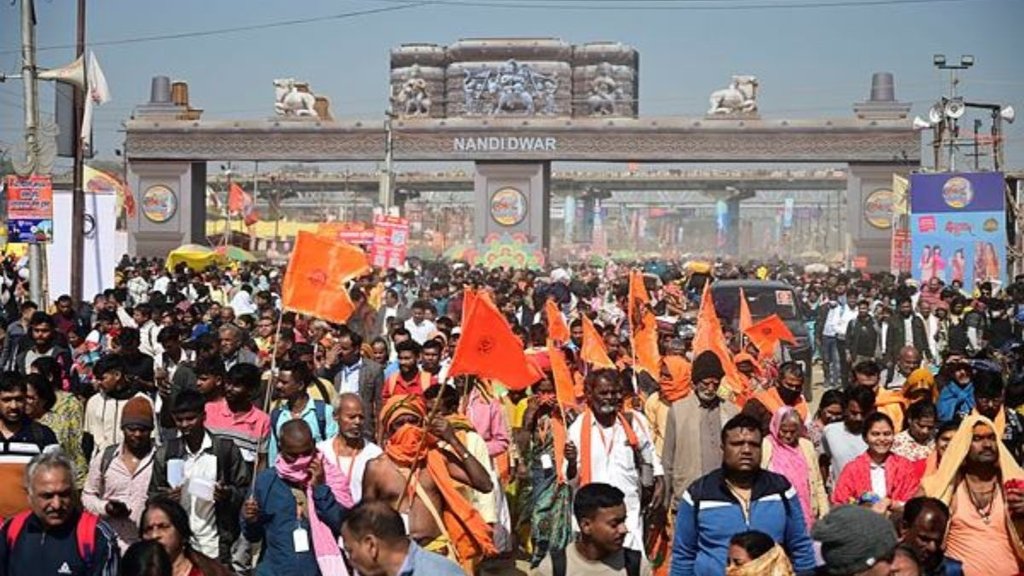 Mahakumbh Prayagraj, Largest Pilgrims Gathering, 40 crore devotees, holy dip Triveni Sangam, Largest Devotees Crowd in prayagraj