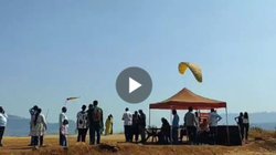 ट्रैफिक में फंसकर परीक्षा के लिए लेट हो रहा था छात्र, लगाया जुगाड़, हवा में उड़कर पहुंचा कॉलेज, मिलिंद देवड़ा हुए इंप्रेस, भेजा ये संदेश