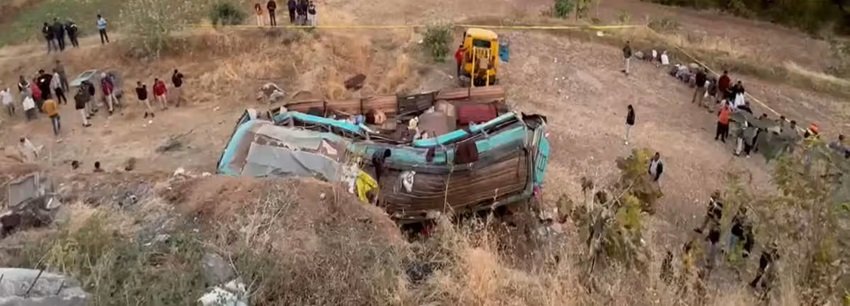 Many injured in Gujarat bus crash