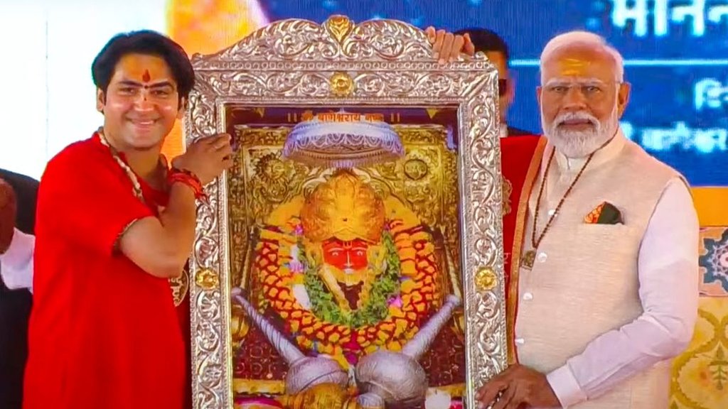 Narendra Modi, Dhirendra Shastri,