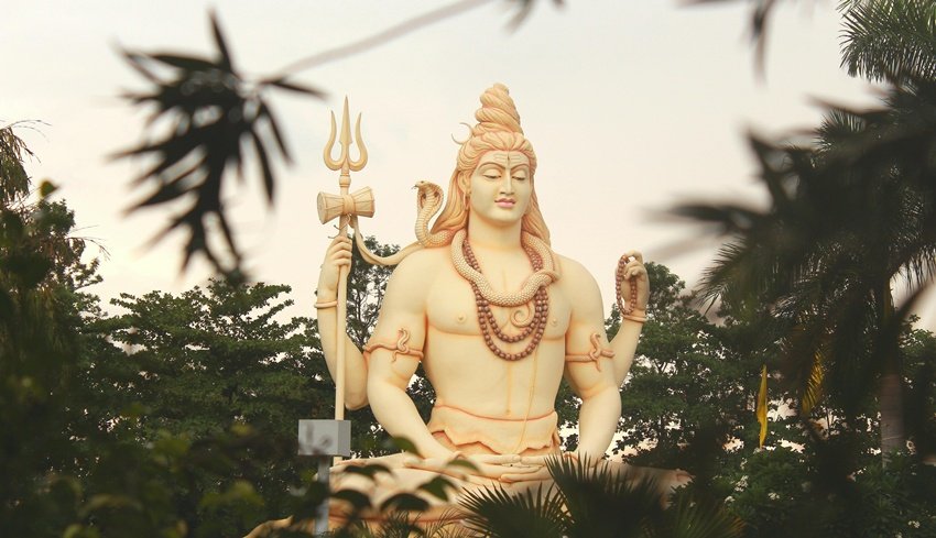 Premanand Maharaj told what to offer to Lord Shiva