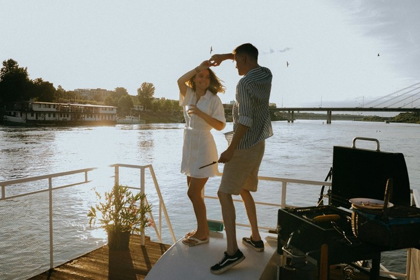 Propose on a travel date