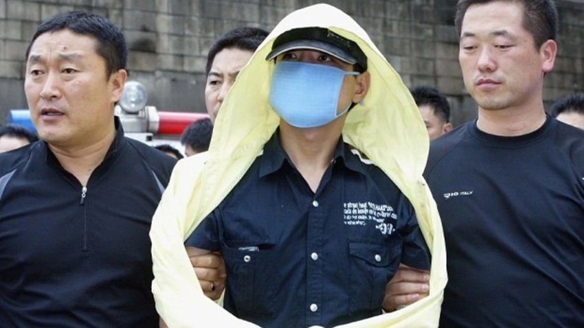 The Raincoat Killer Chasing a Predator in Korea