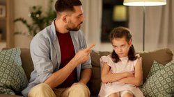 Tiger Parenting क्या होती है? यह कितना होता है खतरनाक, कहीं आपका बच्चा भी तो नहीं है इसका शिकार