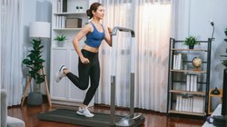 Treadmill vs Outdoor Running: क्या बेहतर है, ट्रेडमिल या रनिंग? यहां जान लें किस तरह से जल्दी घटता है वजन