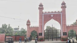 अलीगढ़ मुस्लिम यूनिवर्सिटी के मेन्यू में बीफ बिरयानी, बवाल बढ़ा तो प्रशासन बोला- टाइपिंग में हुई गलती