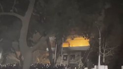 बांग्लादेश में फिर भड़की हिंसा, शेख मुजीबुर्रहमान के मेमोरियल पर भीड़ का हमला, तोड़फोड़ कर लगाई आग