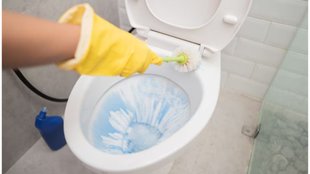 clean dirty toilet। dirty toilet cleaning tips