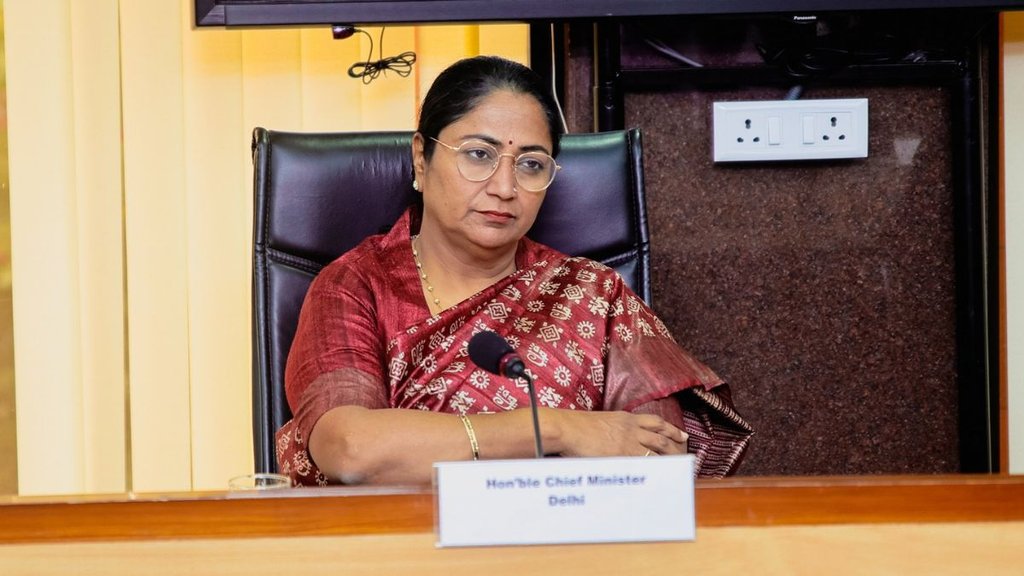 delhi, Rekha Gupta, monthly payment scheme for women,