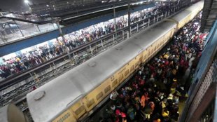 new delhi railway station | stempede |