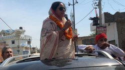 आजम खान की करीबी सपा की इस महिला सांसद की बढ़ीं मुश्किलें, कोर्ट ने जारी किया गैर जमानती वारंट