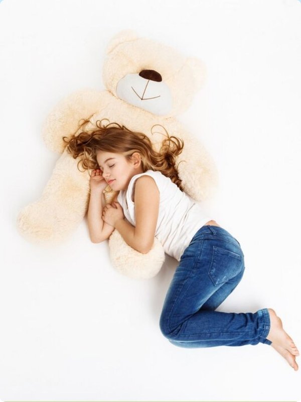 sleeping on the floor, health benefits, spinal alignment, sleep quality, mattress alternatives, minimalist lifestyle