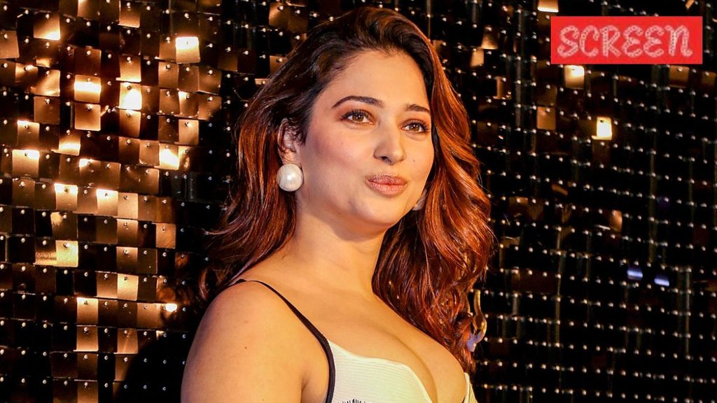 Bollywood News LIVE