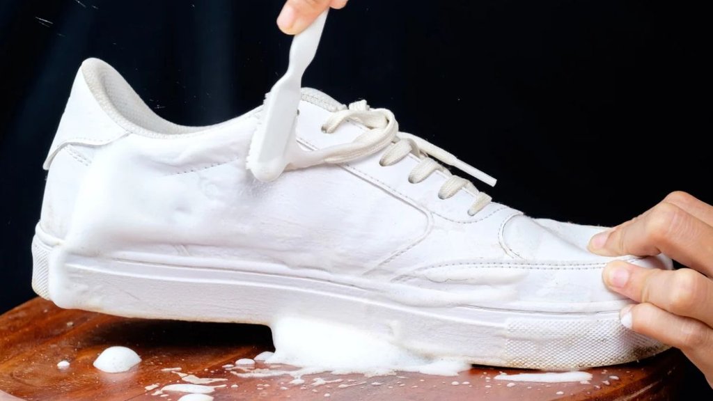 Cleaning tips with toothpaste