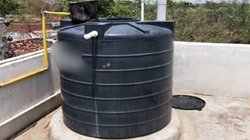 खेलते-खेलते पानी के टंकी में गिर गया 3 साल का बच्चा, खोजती रही मां, झांककर देखा तो निकल गई चीख