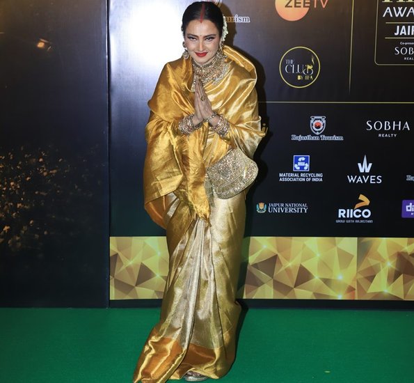 Rekha in IIFA Award
